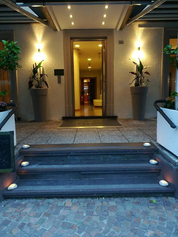 Hotel Bassini contacts