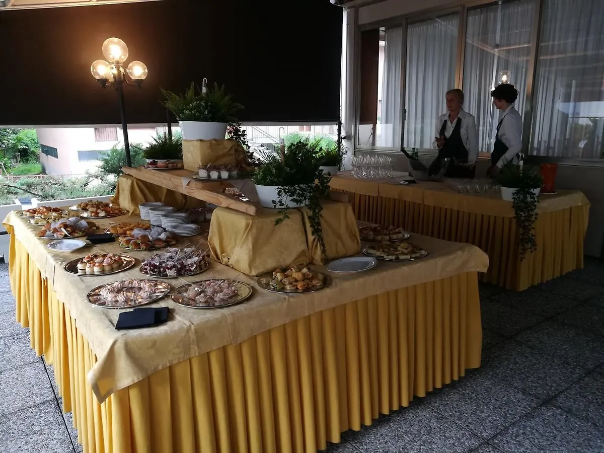 Hotel Bassini Darfo Boario Terme 0*,  Italy